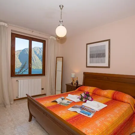 Olivia Sul Lago شقة ميزّيجرا