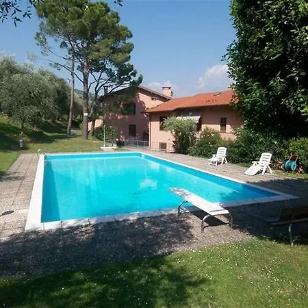 Olivia Sul Lago شقة ميزّيجرا